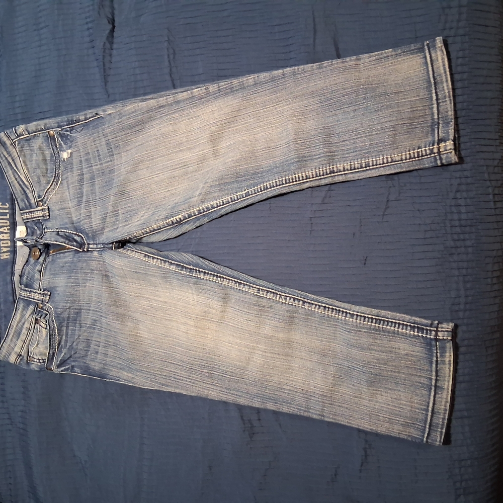 Hydraulic Blue Capri Pants with Distressed Vintage Look